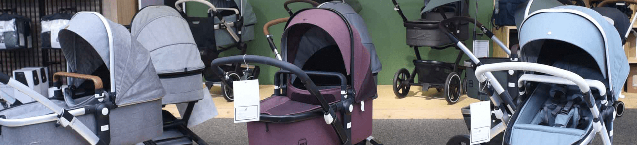 verschiedene Kinderwagenmodelle in der Kinderwagen-Abteilung bei princess Kinderwagen in Metzingen