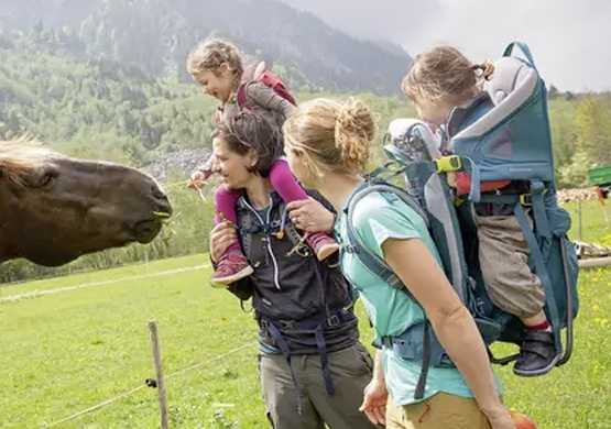 Babytrage der Firma "Deuter"