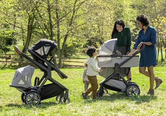 Zwillingskinderwagen der Firma Nuna