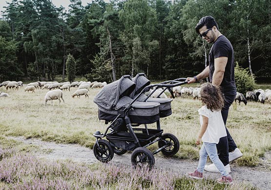 Zwillingskinderwagen der Firma TFK