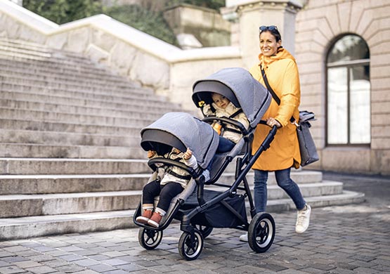 Zwillingskinderwagen der Firma Thule